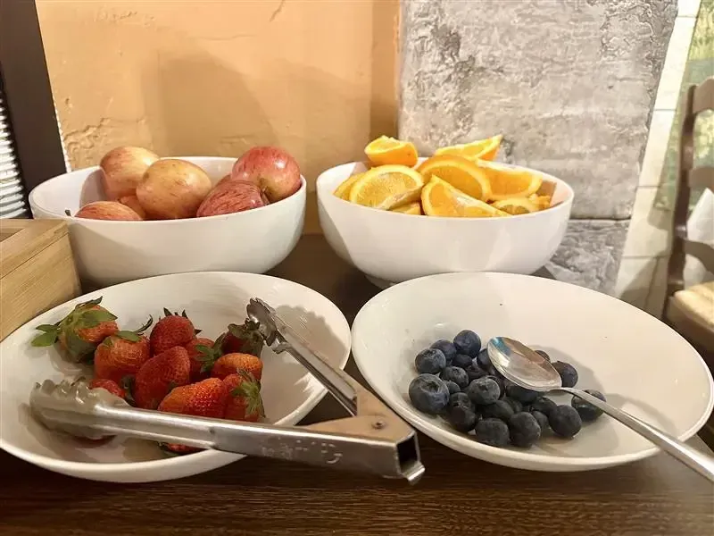 The breakfast room